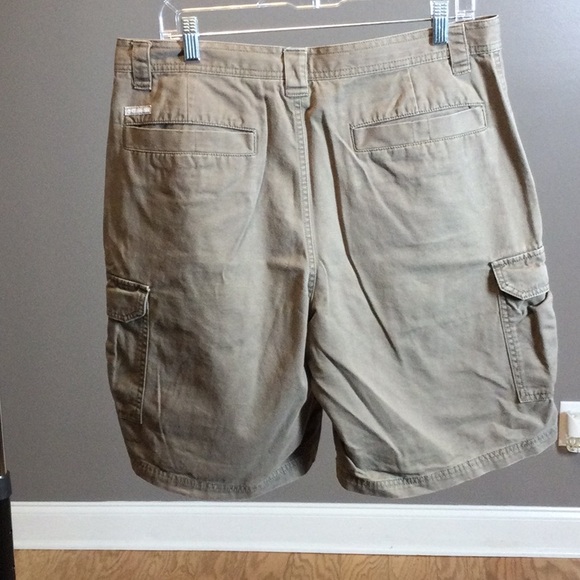 34 Columbia Omni-Shade SPF Khaki Brown Cargo Shorts - Picture 4 of 16